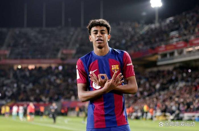 费迪南德：亚马尔让我重新爱上足球 支持他为反种族歧视发声