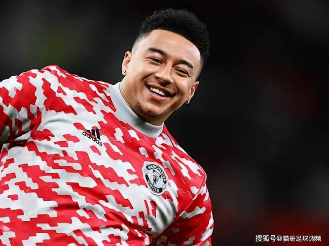 林加德72分钟0射门1次过人,球迷狂批:最平庸的球员,没有之一