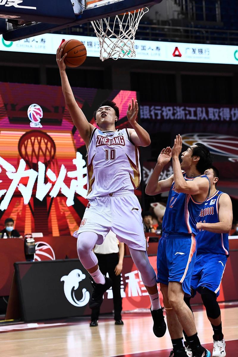 英超青年杯浙江队2-1狼队两连胜,陈泽轩精彩世界波绝杀