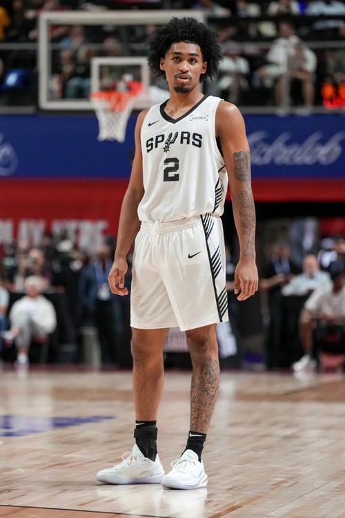 11中7得到17分！哈珀：我是赢球型球员 60胜不可思议