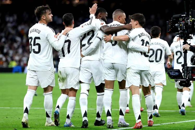 英媒评从未拿英超冠军最佳阵:杰拉德、莫德里奇、B费三中场