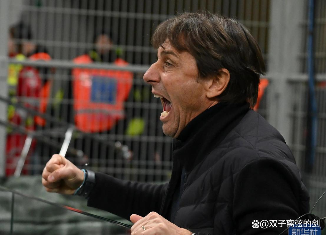 记者:孔蒂想要去执教意大利队,原因是他在那不勒斯压力太大