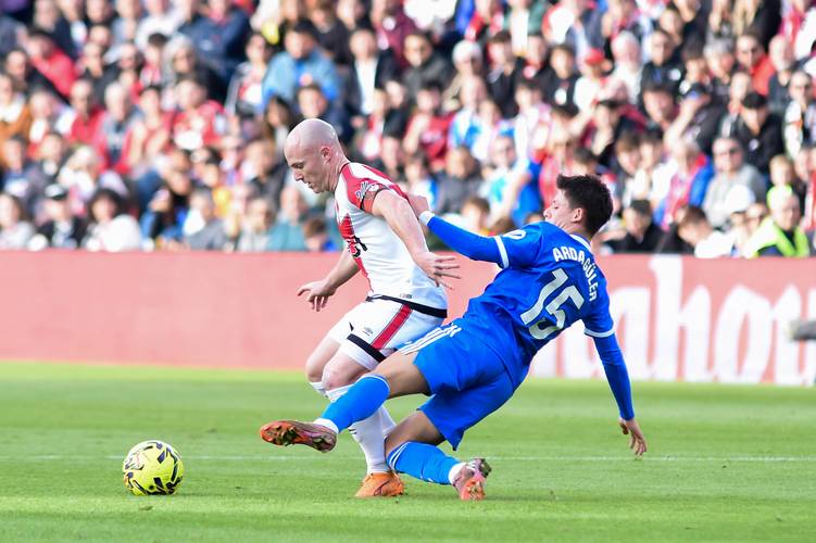 世体:2006年以来,巴萨在诺坎普对阵马竞18胜8平保持不败