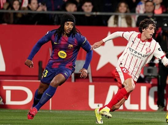 阿诺德本场数据:1次助攻,2射0正,2次关键传球,2解围2抢断