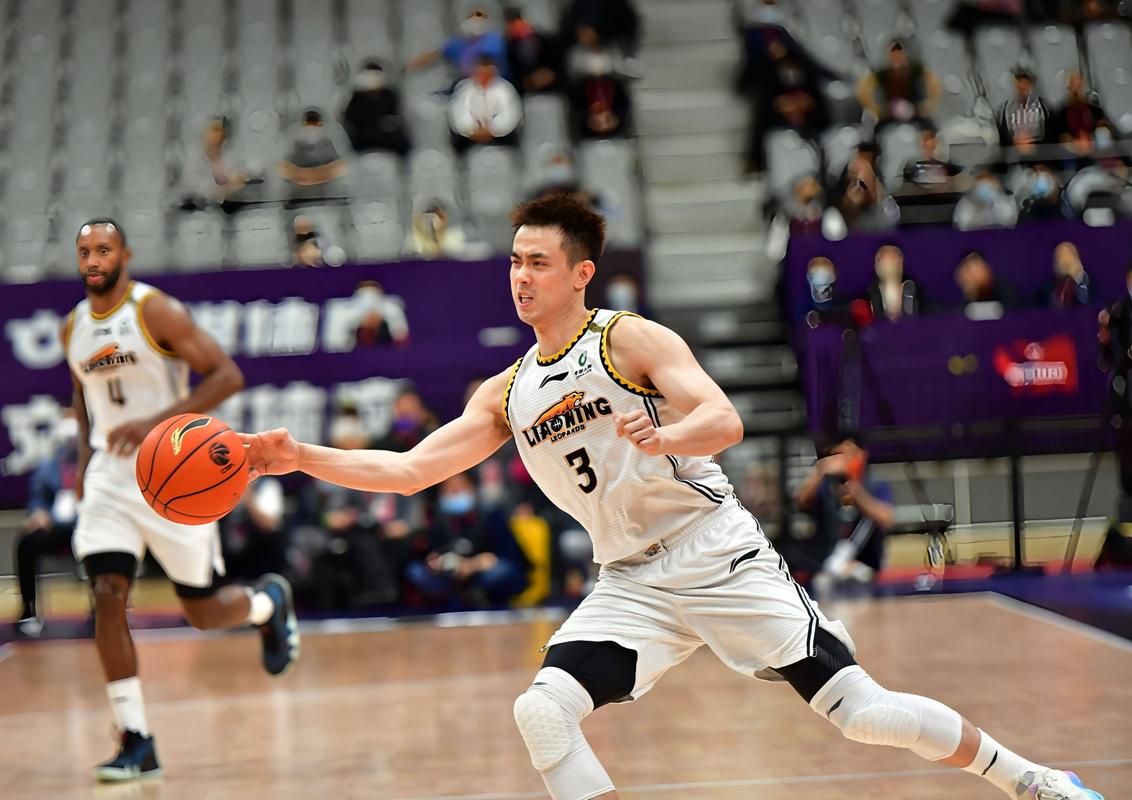 媒体人：皮特森最后哑火空砍44分 辽宁3.8秒全场进攻上篮今晚最佳