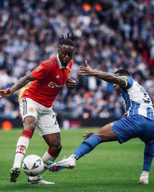 TA：万比萨卡留在首都庆祝未返回俱乐部，西汉姆正式投诉民主刚果