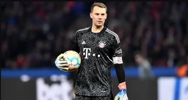 十五年前3000万购入!拜仁2011年签下25岁诺伊尔,他是沙尔克青训