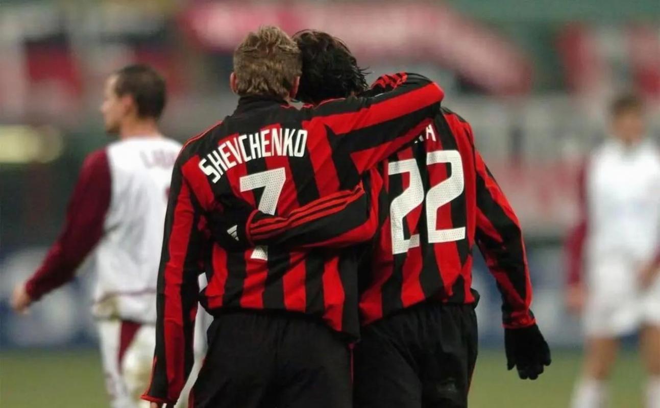 米体：40岁魔笛要么退役要么留米兰再踢一年，米兰中场将全面评估