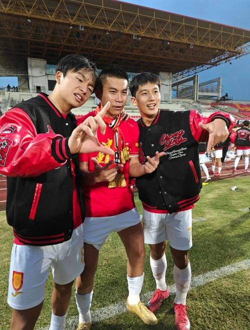 赛前黄希扬教李镇全防米特里策：脾气有点怪 碰到身体好的不得行