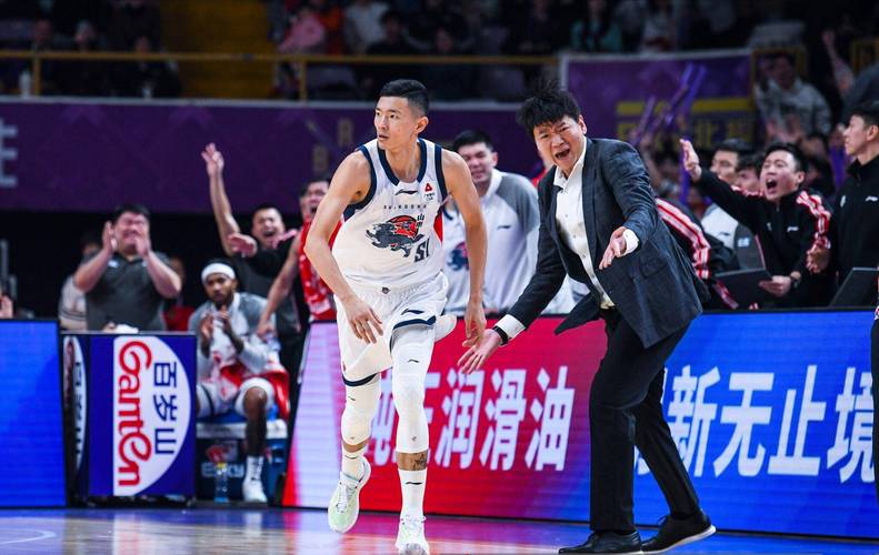 客战广厦！邱彪to两大投手陈林坚&许梦君：不用犹豫 出机会就干