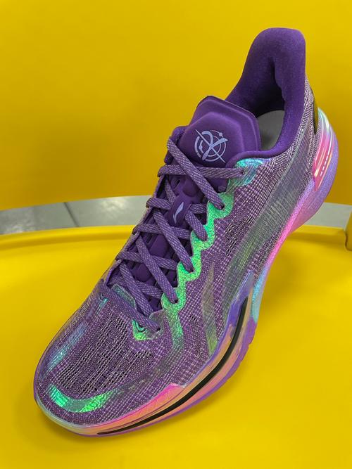 李宁篮球鞋设计总经理谈阿联脱鞋事件：国际品牌开始注意到我们了