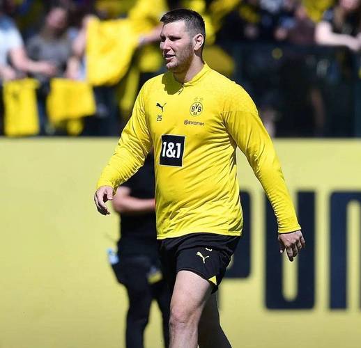 图片报:目前年薪仅300万欧,多特计划涨薪续约后卫斯文松