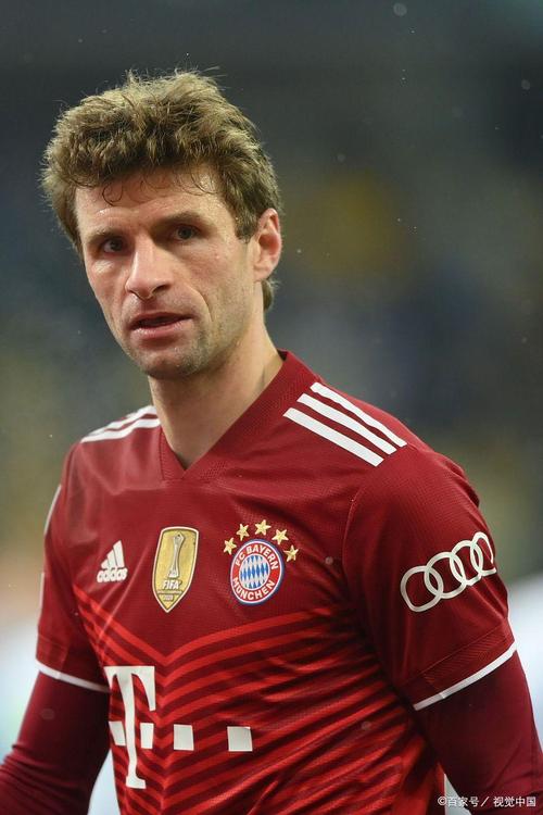 要价5000万欧!每体:莱奥被推荐给巴萨,但巴萨目前对他不感兴趣