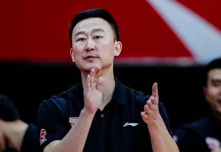 媒体人:支持刘维伟批评韦瑟斯庞 作为运动员 首先应该控制情绪