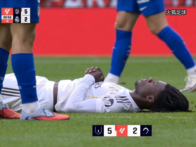 阿尔瓦雷斯：昨天练习任意球一个没进，今天关键时刻踢进了