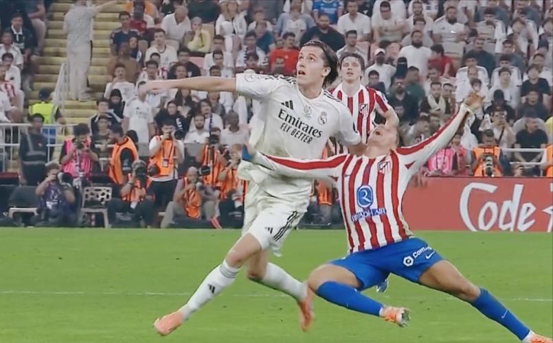 个个精彩！小蜘蛛本赛季已3次任意球世界波，破皇马巴萨