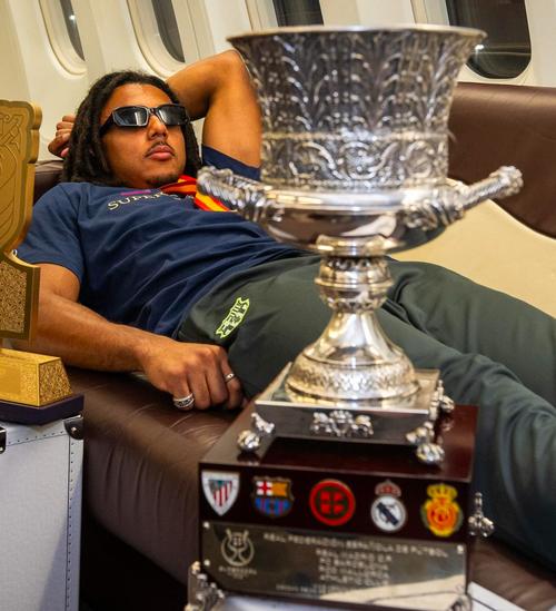 孔德：我觉得裁判本可以做得更好，对方后卫用手接球应该判罚点球