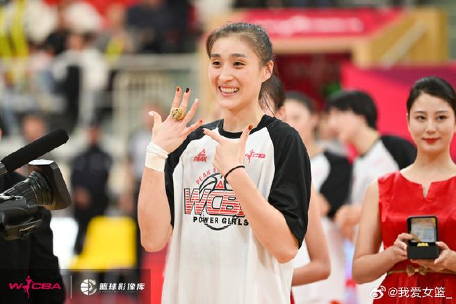 王雪朦：这赛季收获很多 已经给家乡球迷一个好的满意的答卷了