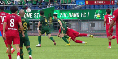 总计停赛5场!妻子社媒晒动态,米特里策带着孩子逛街