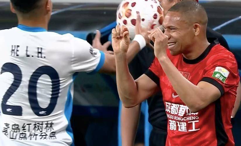 “蓉”耀时刻丨生日夜替补戴帽，费利佩获评中超第4轮最佳球员