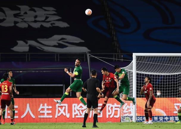 差距大!圣徒16场13胜3平进前6+斩阿森纳,莱斯特15轮1胜濒临降级