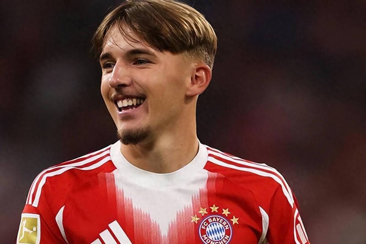 拜仁官方:17岁球员麦孔·卡多佐大腿肌肉拉伤,将暂时缺阵