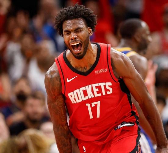 场均10.4分6.3板!火箭迎战76人 伊森因病降为出战成疑