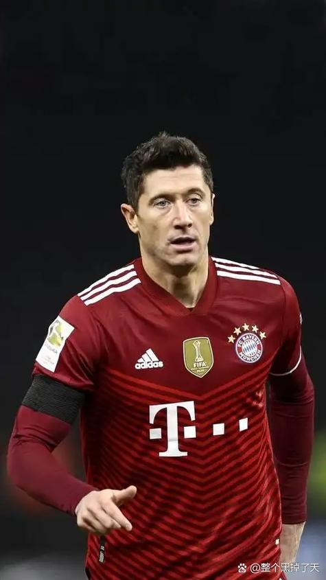 米体：莱万主动示好AC米兰，意甲有可能成为他的下一站