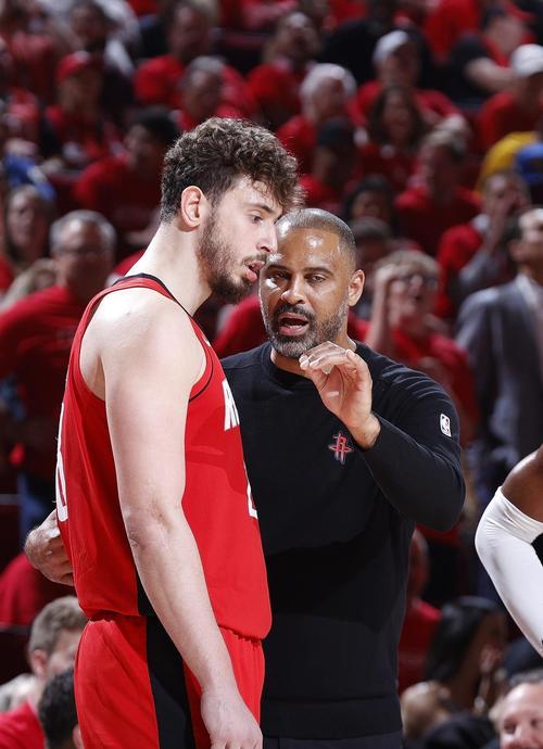 火箭2K能力值更新:申京+1升至88 阿门+1升至87 谢泼德+2至82