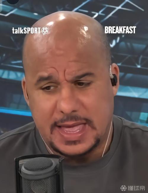 阿邦拉霍：埃基蒂克的表现糟糕透顶，他全场毫无状态且态度懒散