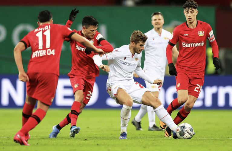 德甲彩经:霍村攻陷奥格斯堡