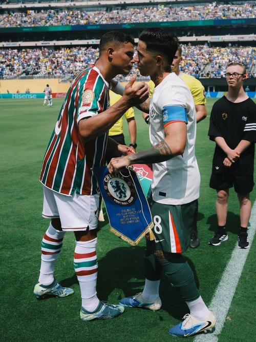 若昂·佩德罗:约恩森正经历一段伤病艰难期,我们都在尽力帮助他