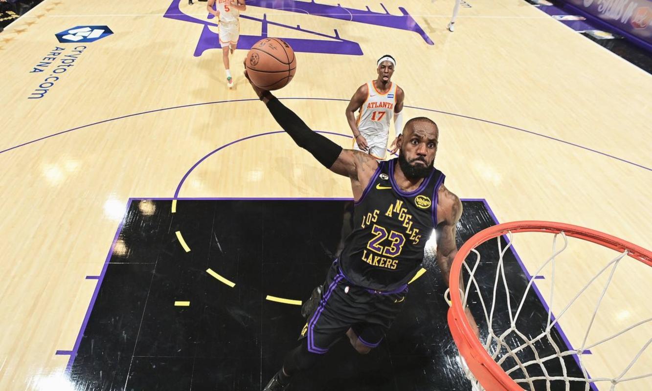 肯纳德：詹姆斯就是我们的领袖 我们需要他这样带领球队