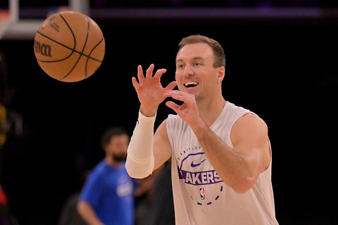 8助！肯纳德：现在承担的组织任务更重了我也很适应 做真实的自己