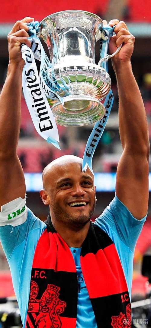 功勋队长!曼城官推祝孔帕尼40岁生快