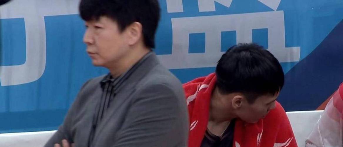 这发际线保护得真好!邱彪晒十年前后的对比照