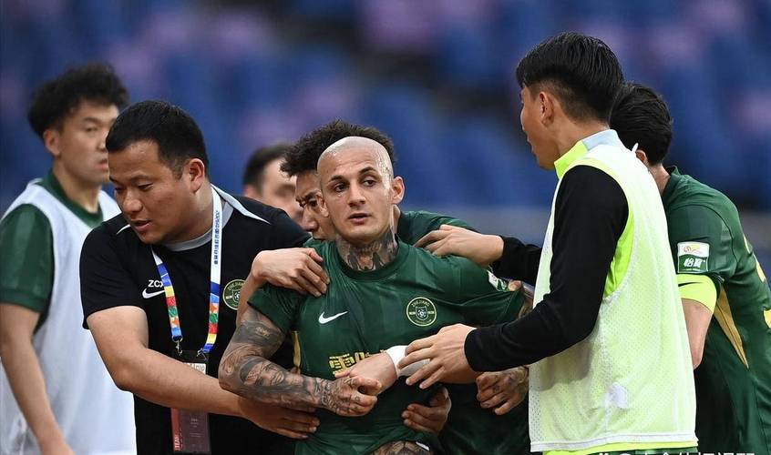 媒体人：李镇全被罚后，三件事会变得非常敏感：尺度、标准、证据