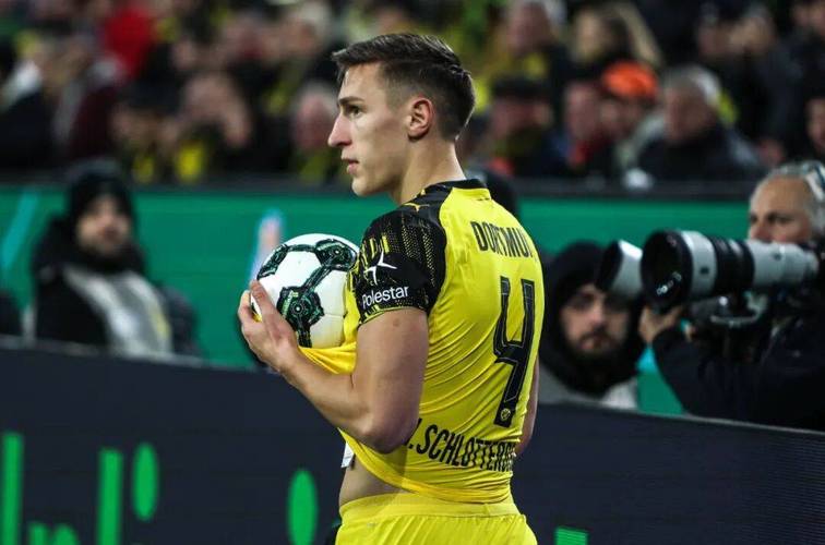 罗马诺:施洛特贝克违约金6000万欧,他续约但不排除转会可能性