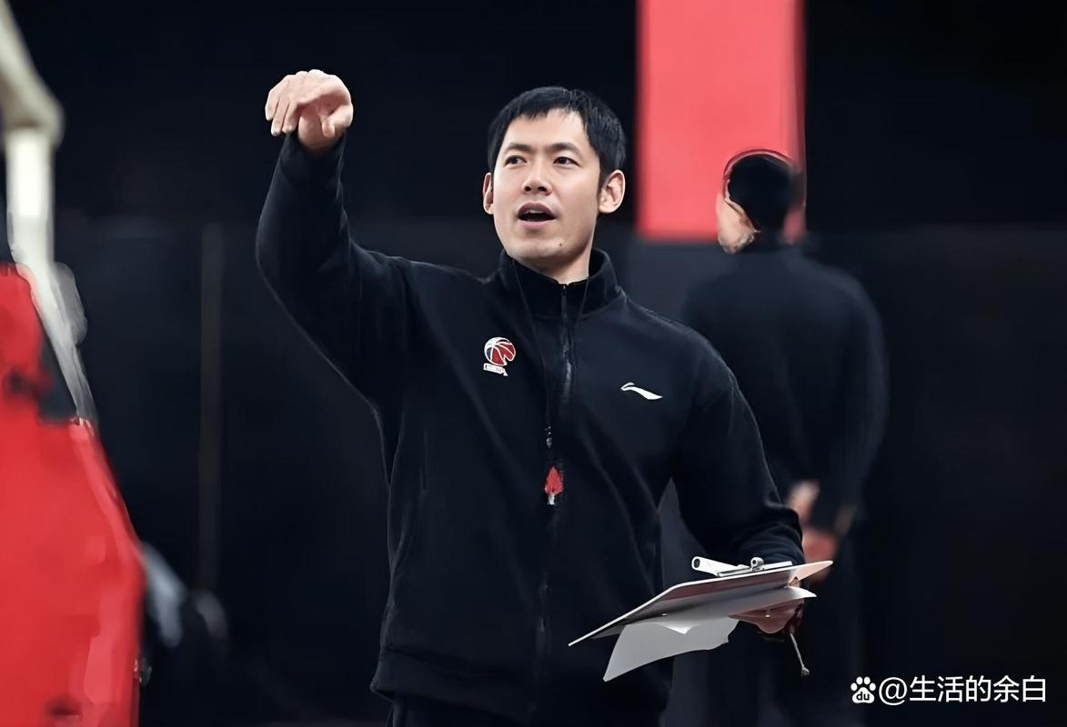 张庆鹏:连败很可惜 球队少了些运气 困境中更要勇敢面对挑战