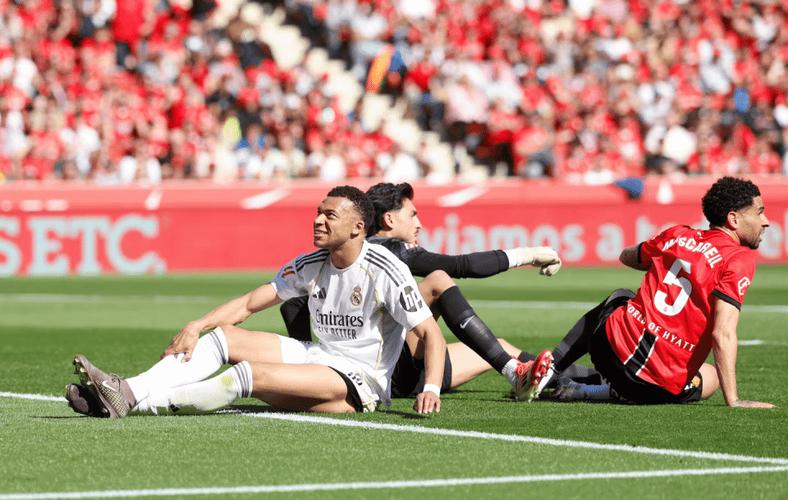 留力欧冠？阿斯报:阿韦洛亚满脑子想着拜仁 皇马愈发漠视西甲冠军