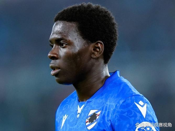 意媒：国米询问科莫中场佩罗内的信息，科莫估价至少3000万欧