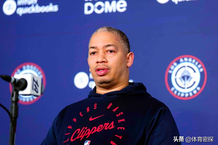 卢：我赛前通常不和球队交谈 但今天不同&得确保他们保持专注