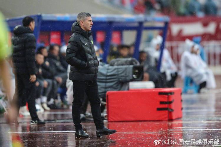 蒙哥马利:会让拉莫斯尽快回到正常状态,在自家不畏惧任何对手