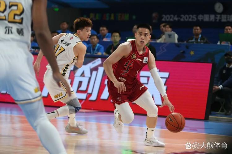 周琦：我没啥优势 陈盈骏和杰曼的出球快 给我创造了很多机会