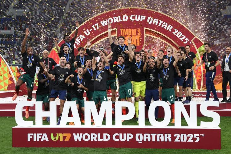 阿尔特塔:战胜葡体让球队士气高涨,我们期待举起冠军奖杯的时刻