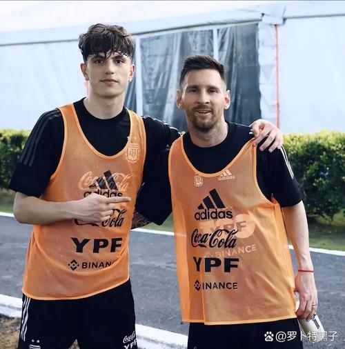 加纳乔:梅西是一个很普通的人,选阿根廷有他的因素,这很难拒绝