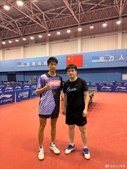 樊振东晒与巴斯克斯合影:很高兴看到你享受新生活