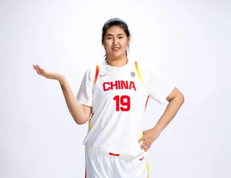 孙军:张子宇的身材条件非常好 身高是优势 她在国家队非常有作用