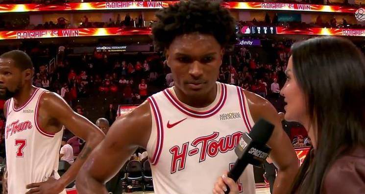 解说：阿门发挥确实不错但遭遇里程悲 火箭依旧是三分难产