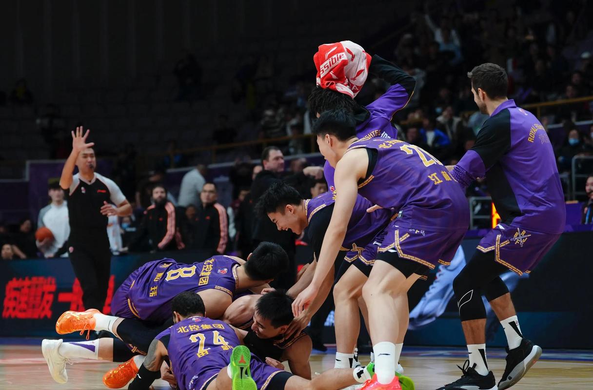 惨不忍睹！江苏首节全队21投4中仅10分 三分9中0